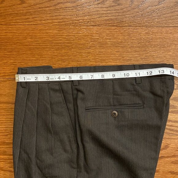 Backrach 3 piece pin striped 3 button wool suit made in Italy size 38R / 31W - Picture 15 of 17